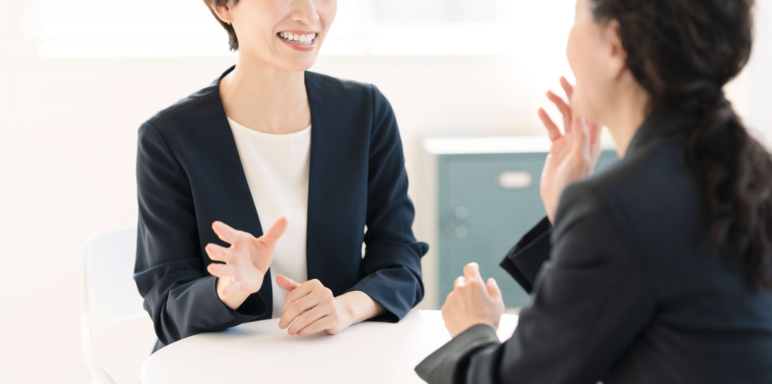 依頼者の本人確認を行う司法書士